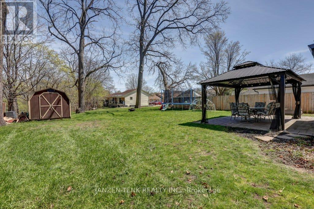 17 Oak Street, Aylmer, Ontario  N5H 1G3 - Photo 3 - X12484159