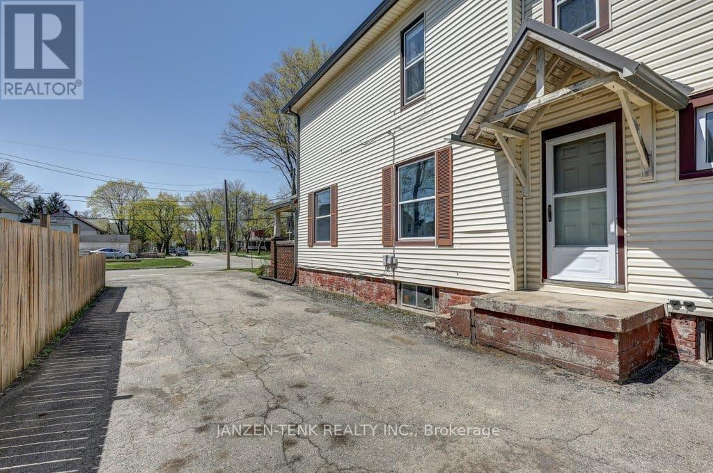 17 Oak Street, Aylmer, Ontario  N5H 1G3 - Photo 36 - X12484159