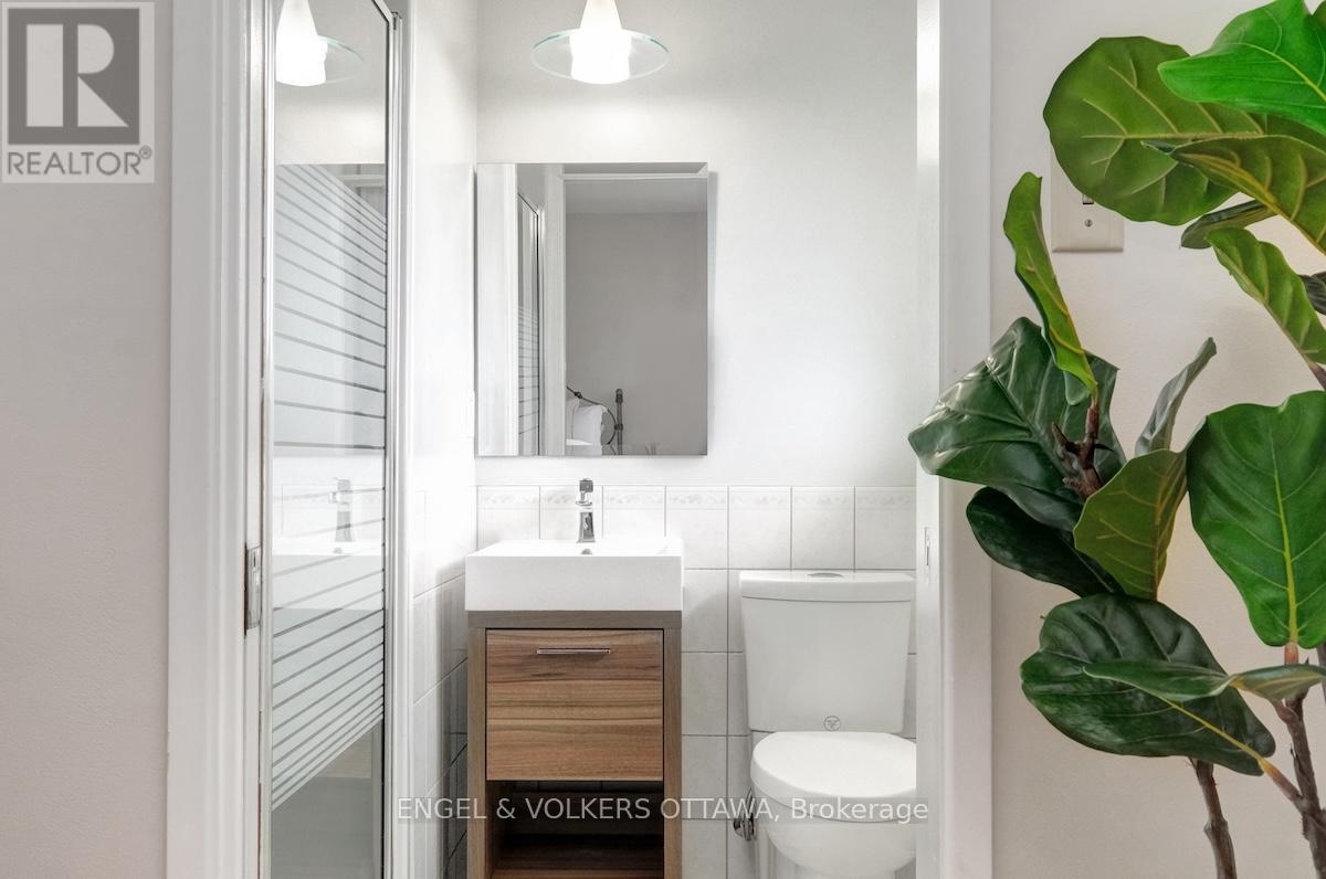 29 Qualicum Street, Ottawa, Ontario  K2H 7H1 - Photo 33 - X12484155