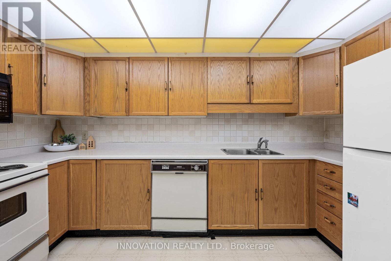 8 - 5 Timberview Way, Ottawa, Ontario  K2H 9M6 - Photo 19 - X12484220