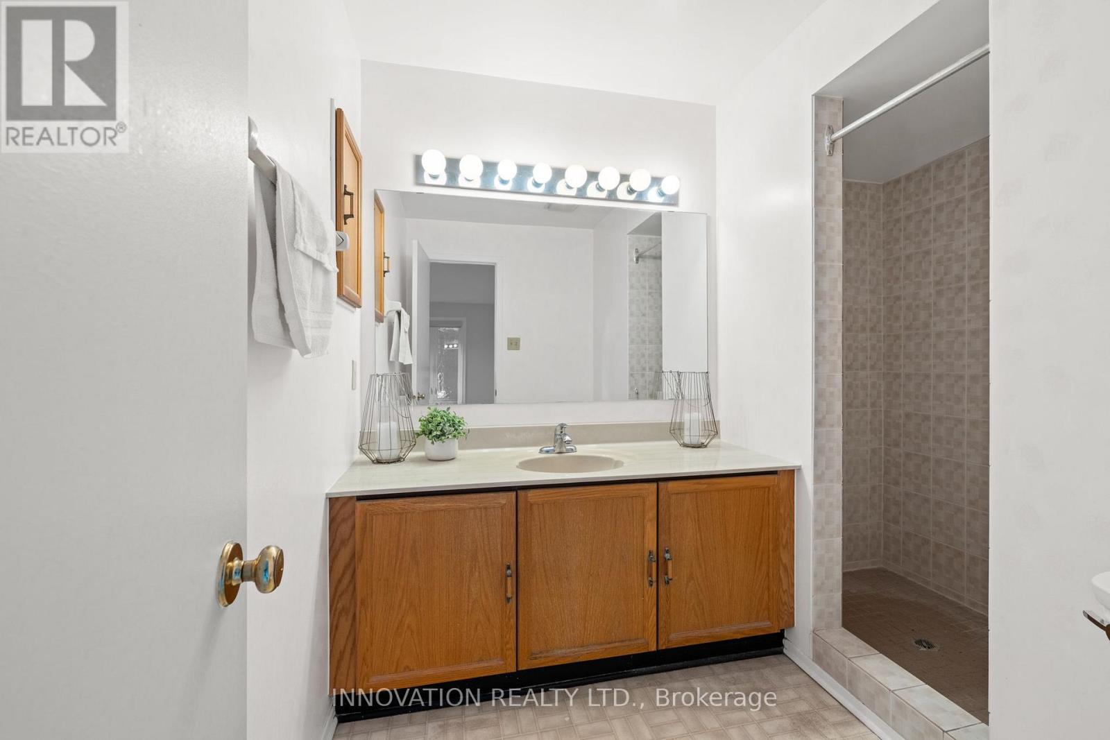 8 - 5 Timberview Way, Ottawa, Ontario  K2H 9M6 - Photo 29 - X12484220
