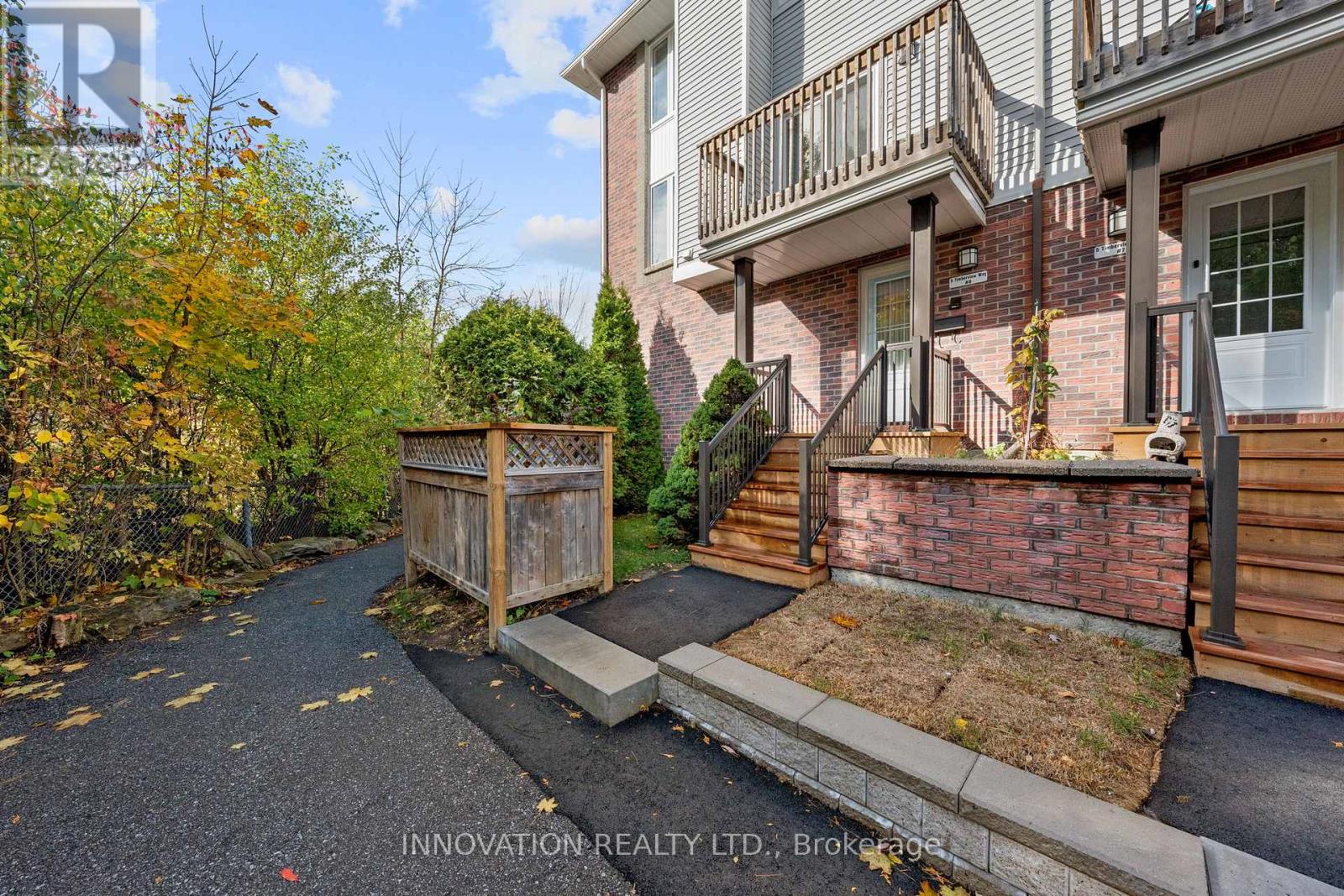 8 - 5 Timberview Way, Ottawa, Ontario  K2H 9M6 - Photo 3 - X12484220