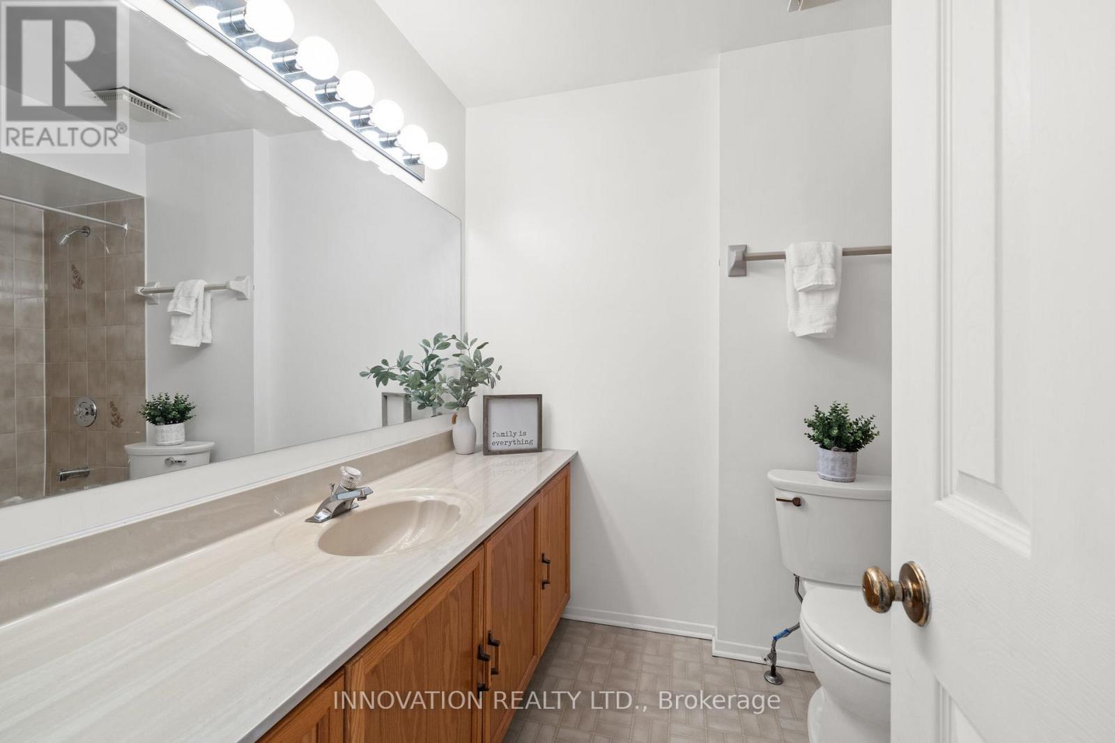 8 - 5 Timberview Way, Ottawa, Ontario  K2H 9M6 - Photo 32 - X12484220