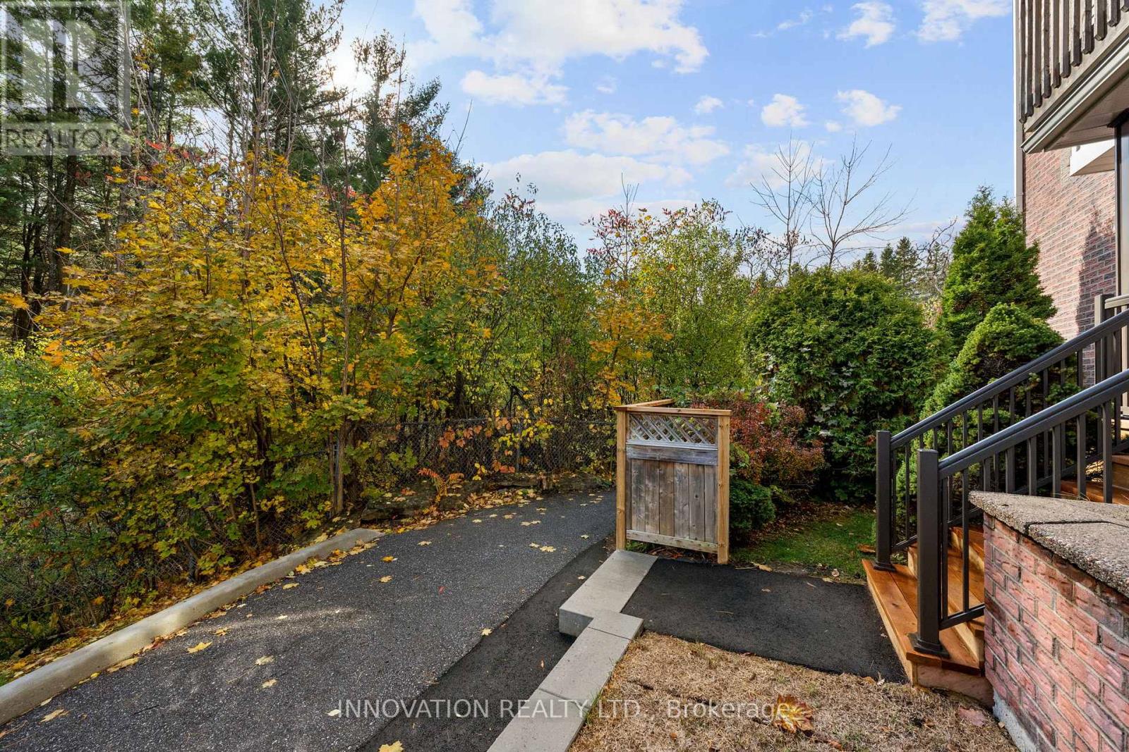 8 - 5 Timberview Way, Ottawa, Ontario  K2H 9M6 - Photo 4 - X12484220