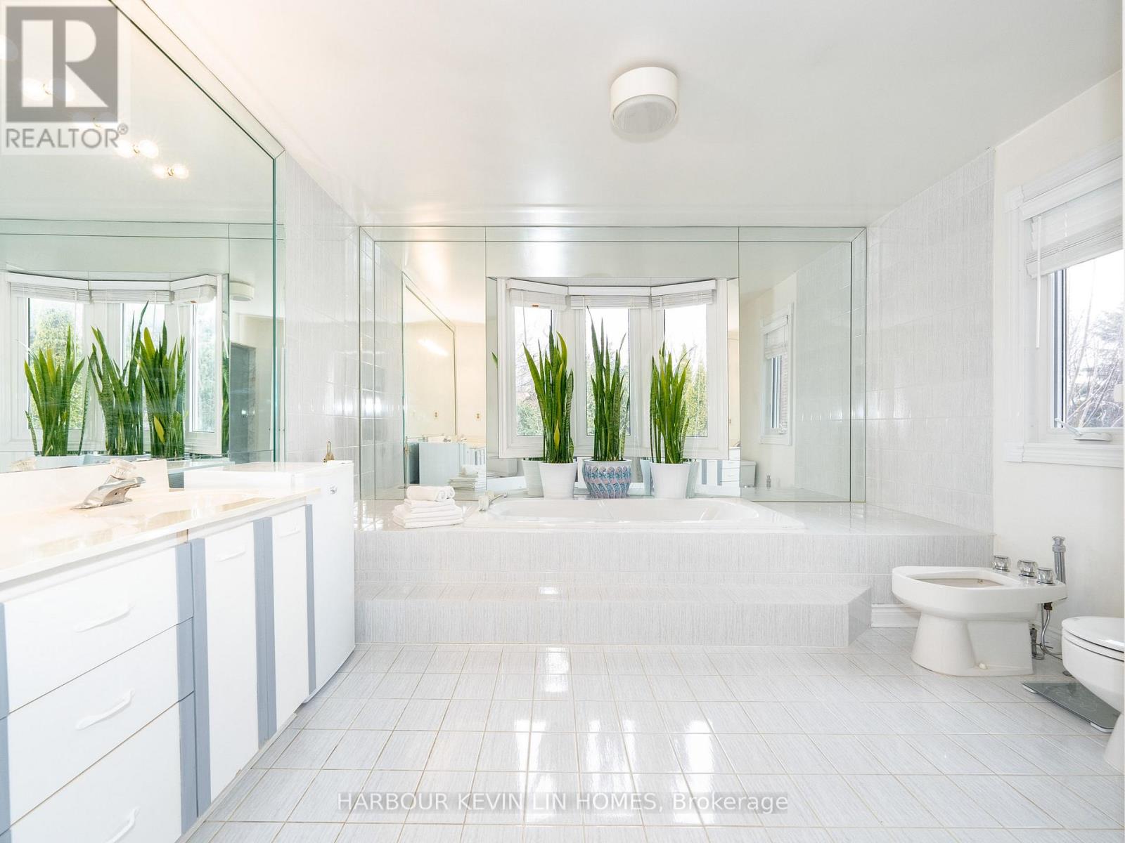 41 Montclair Road, Richmond Hill (Bayview Hill), Ontario  L4B 2S6 - Photo 22 - N12478601