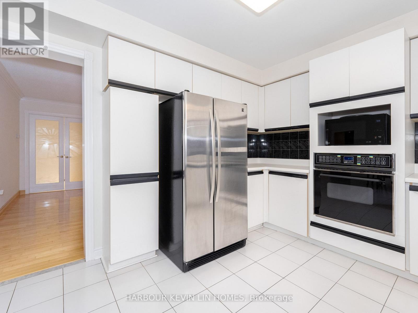 41 Montclair Road, Richmond Hill (Bayview Hill), Ontario  L4B 2S6 - Photo 17 - N12478601