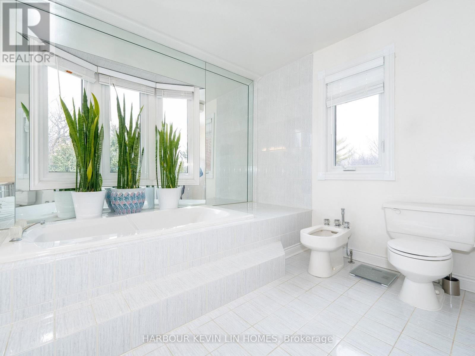 41 Montclair Road, Richmond Hill (Bayview Hill), Ontario  L4B 2S6 - Photo 24 - N12478601