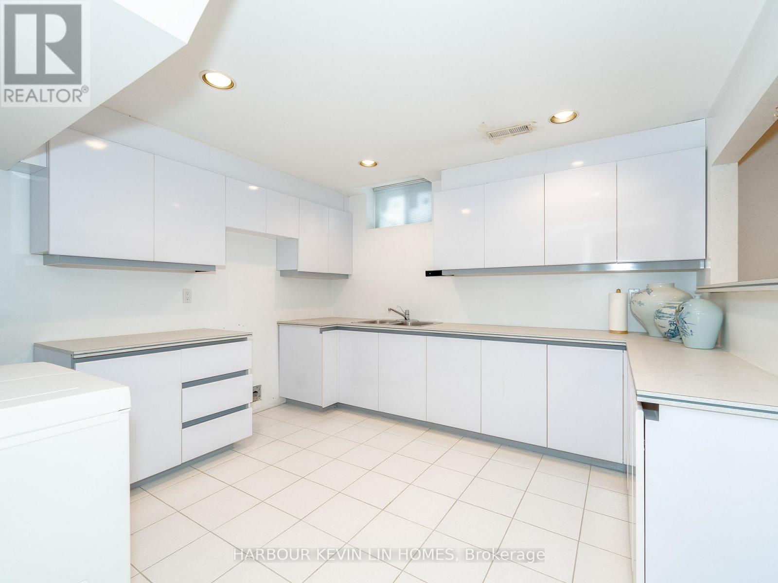 41 Montclair Road, Richmond Hill (Bayview Hill), Ontario  L4B 2S6 - Photo 36 - N12478601