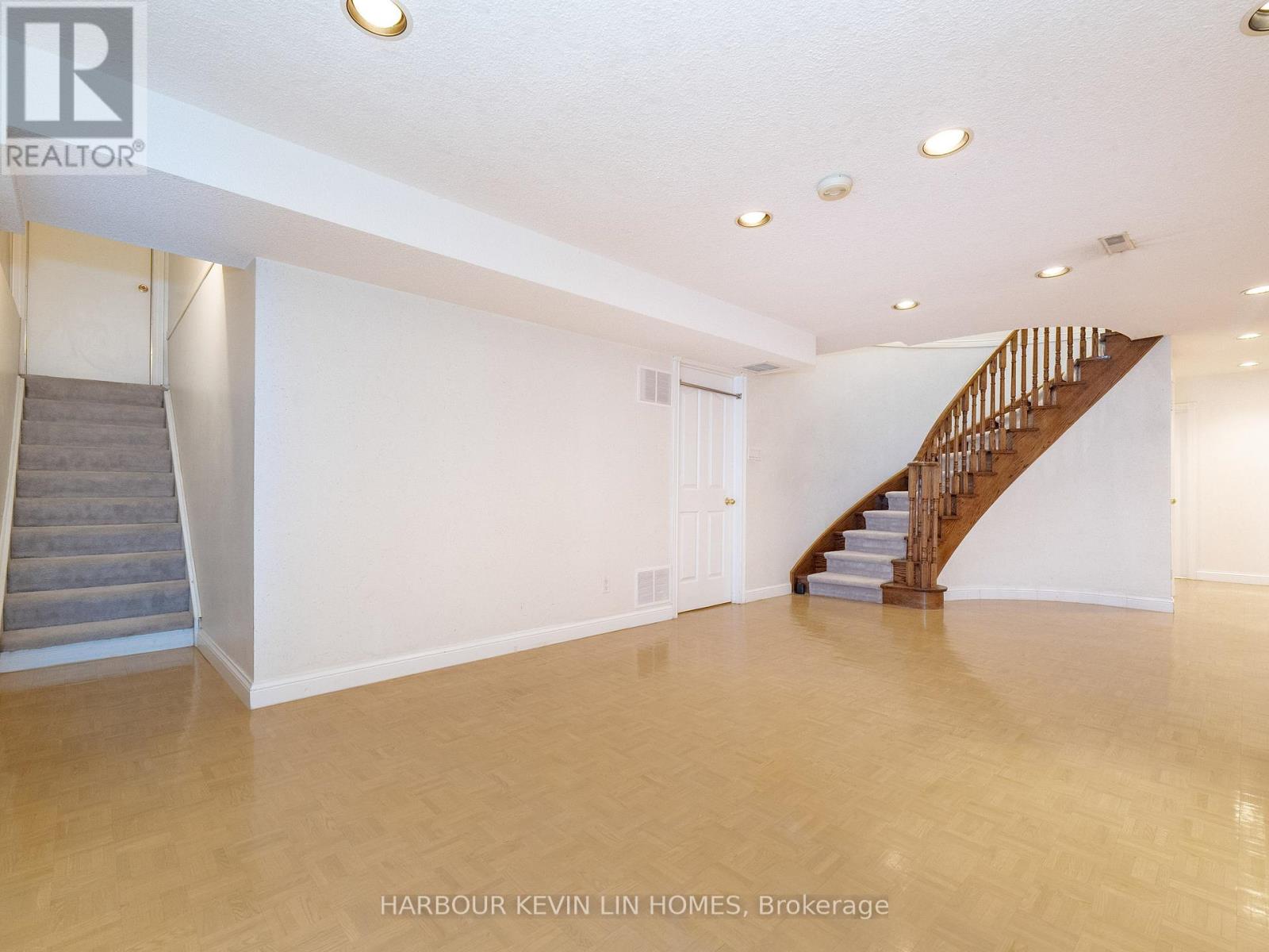 41 Montclair Road, Richmond Hill (Bayview Hill), Ontario  L4B 2S6 - Photo 39 - N12478601