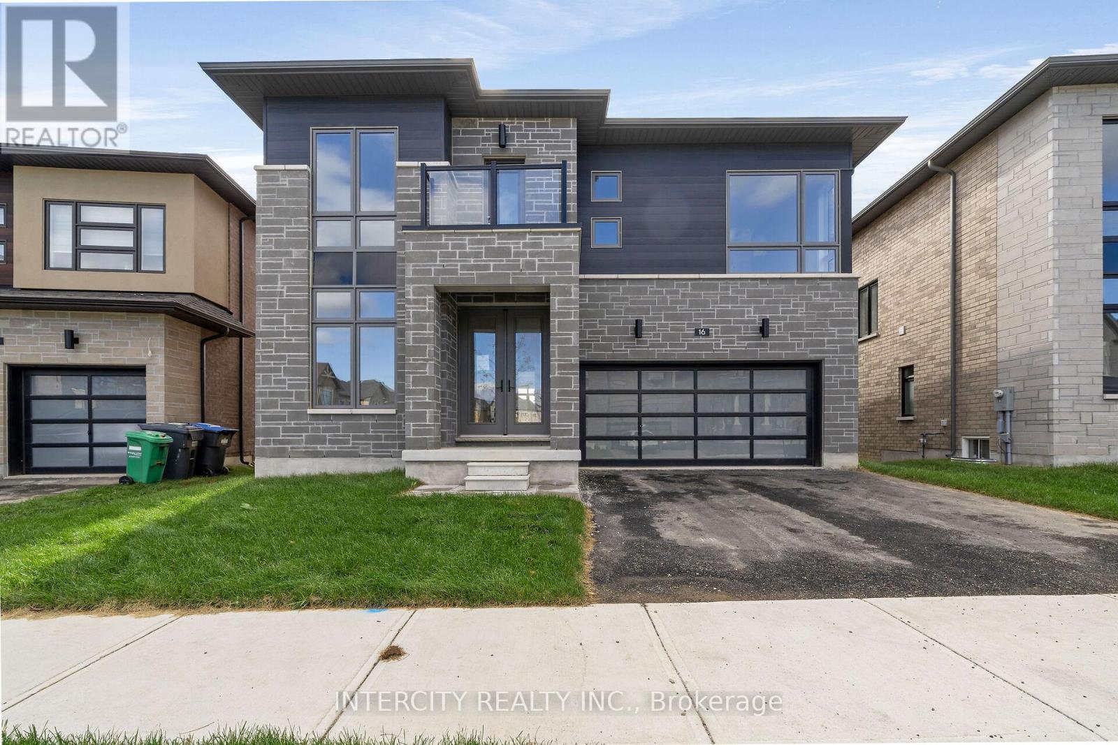 16 KEYWORTH CRESCENT, Brampton, Ontario