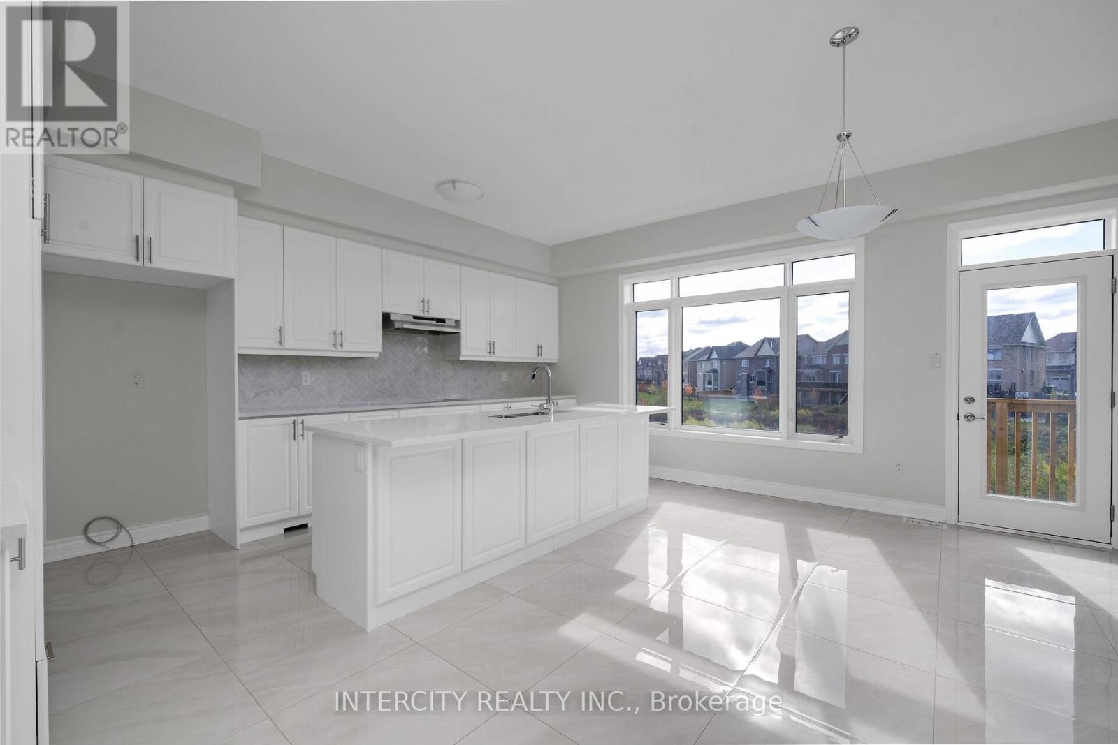 16 Keyworth Crescent, Brampton, Ontario  L6R 4G3 - Photo 10 - W12465295