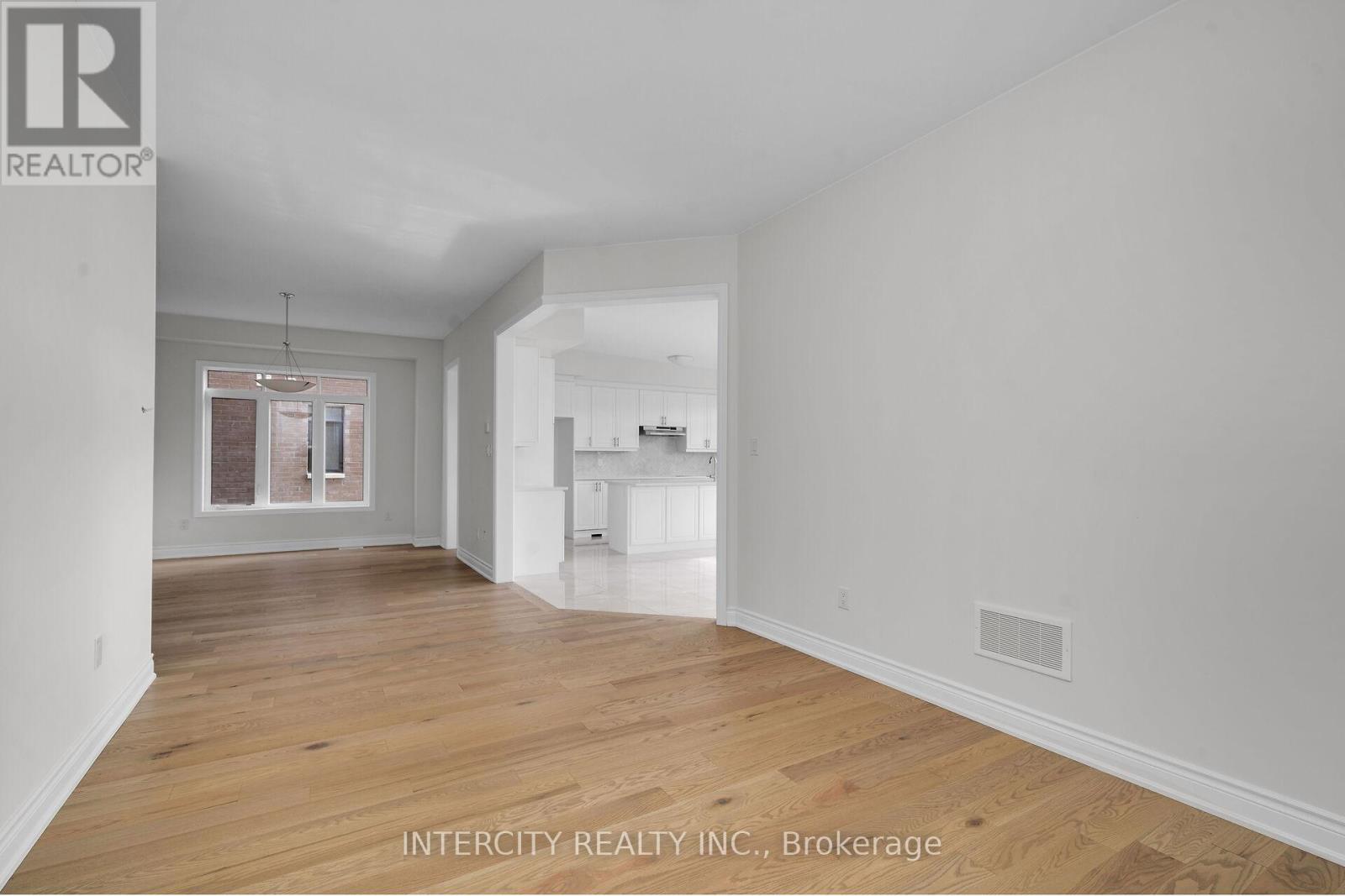 16 Keyworth Crescent, Brampton, Ontario  L6R 4G3 - Photo 9 - W12465295