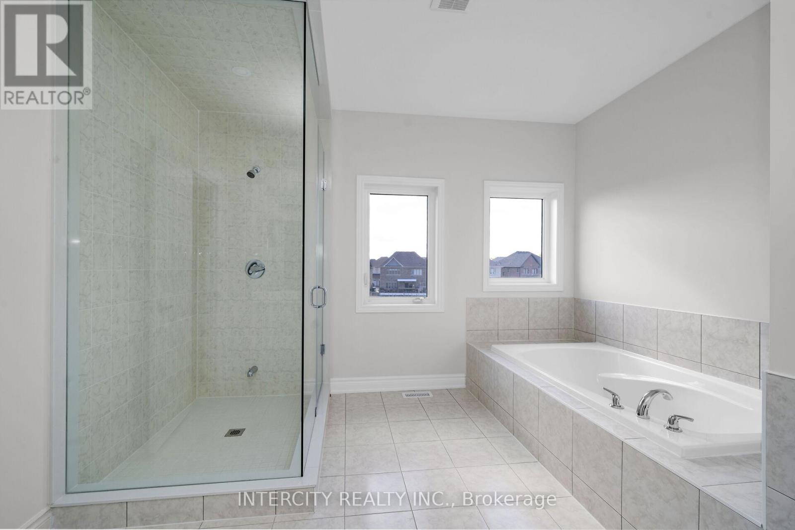 16 Keyworth Crescent, Brampton, Ontario  L6R 4G3 - Photo 24 - W12465295