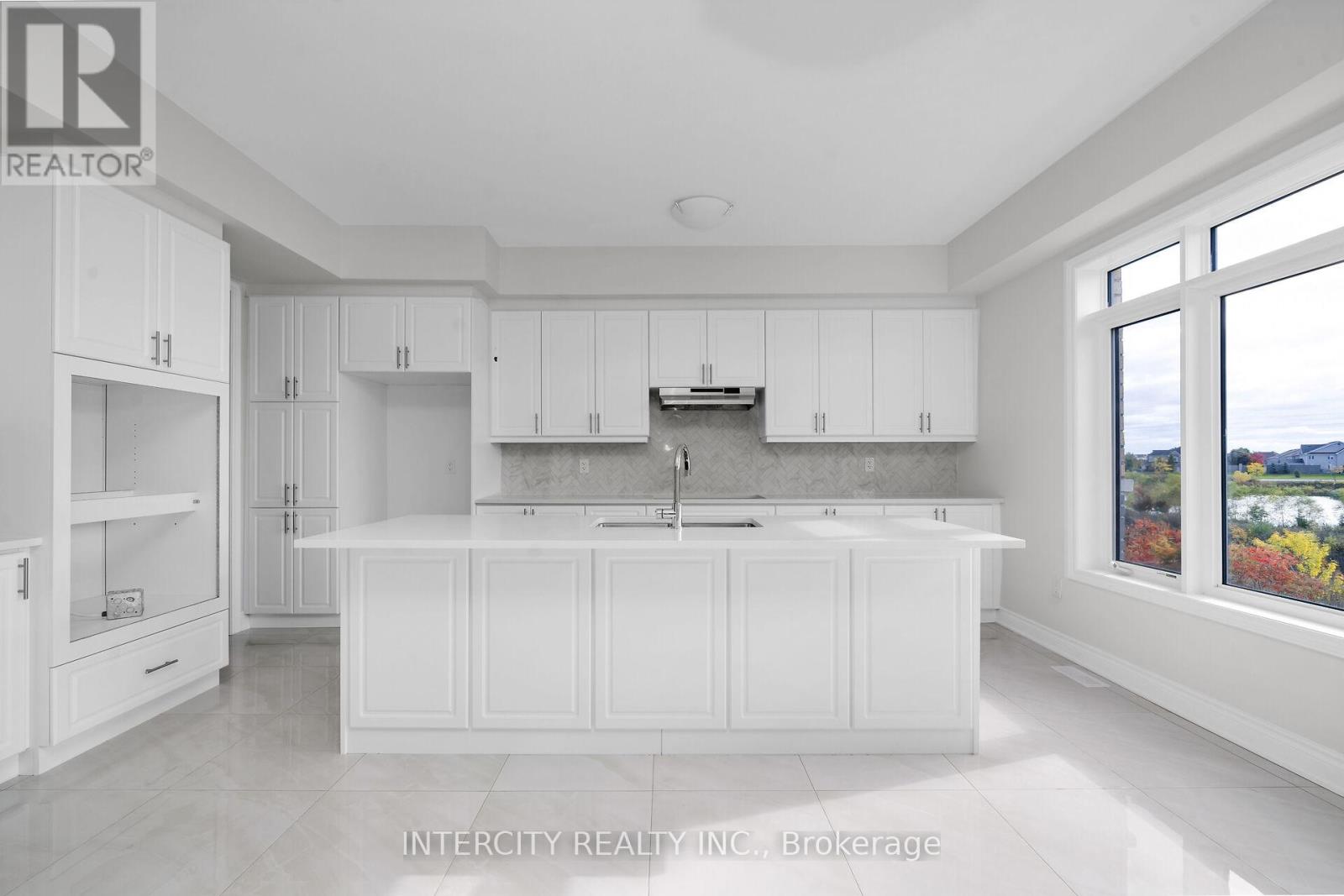 16 Keyworth Crescent, Brampton, Ontario  L6R 4G3 - Photo 11 - W12465295