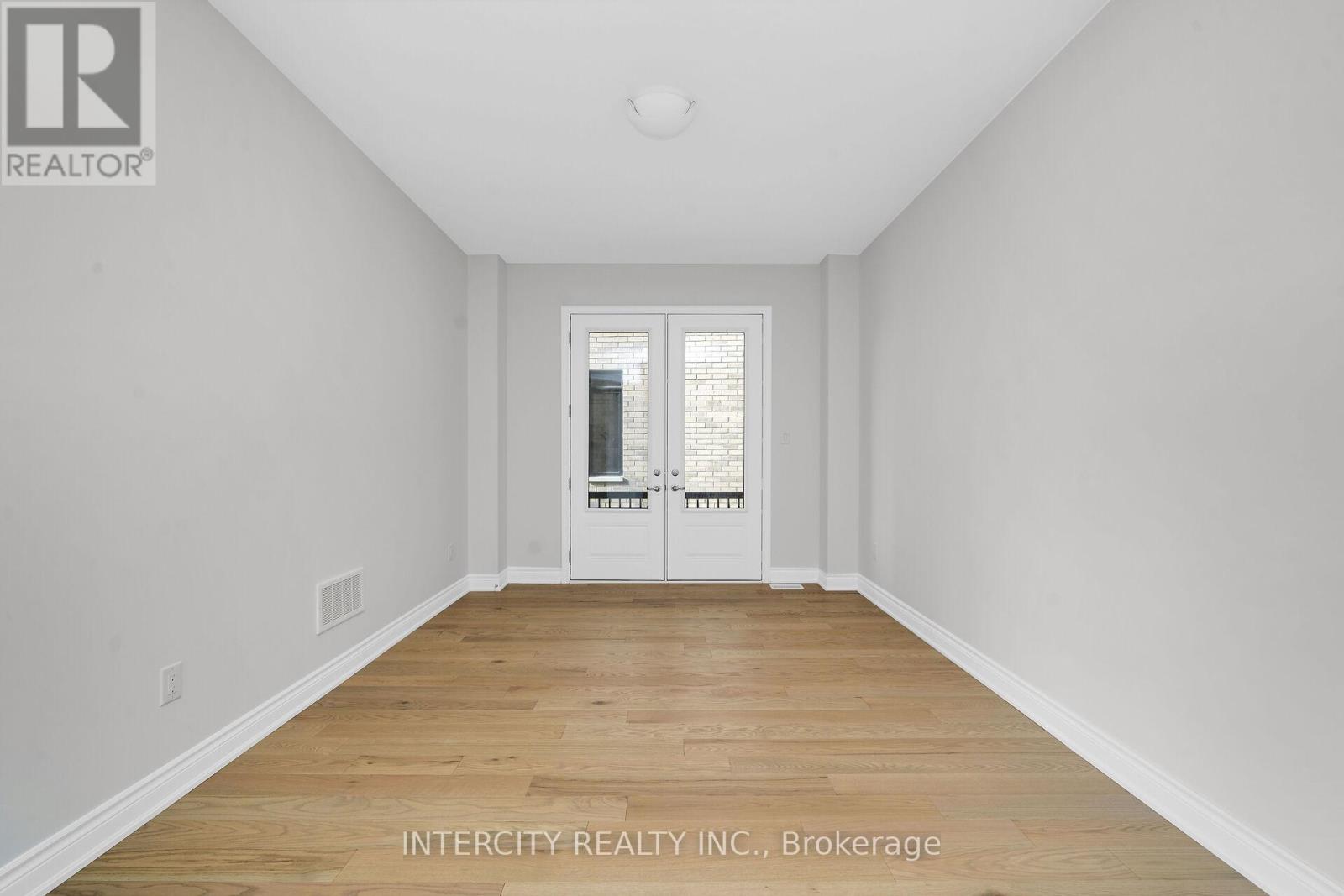 16 Keyworth Crescent, Brampton, Ontario  L6R 4G3 - Photo 8 - W12465295
