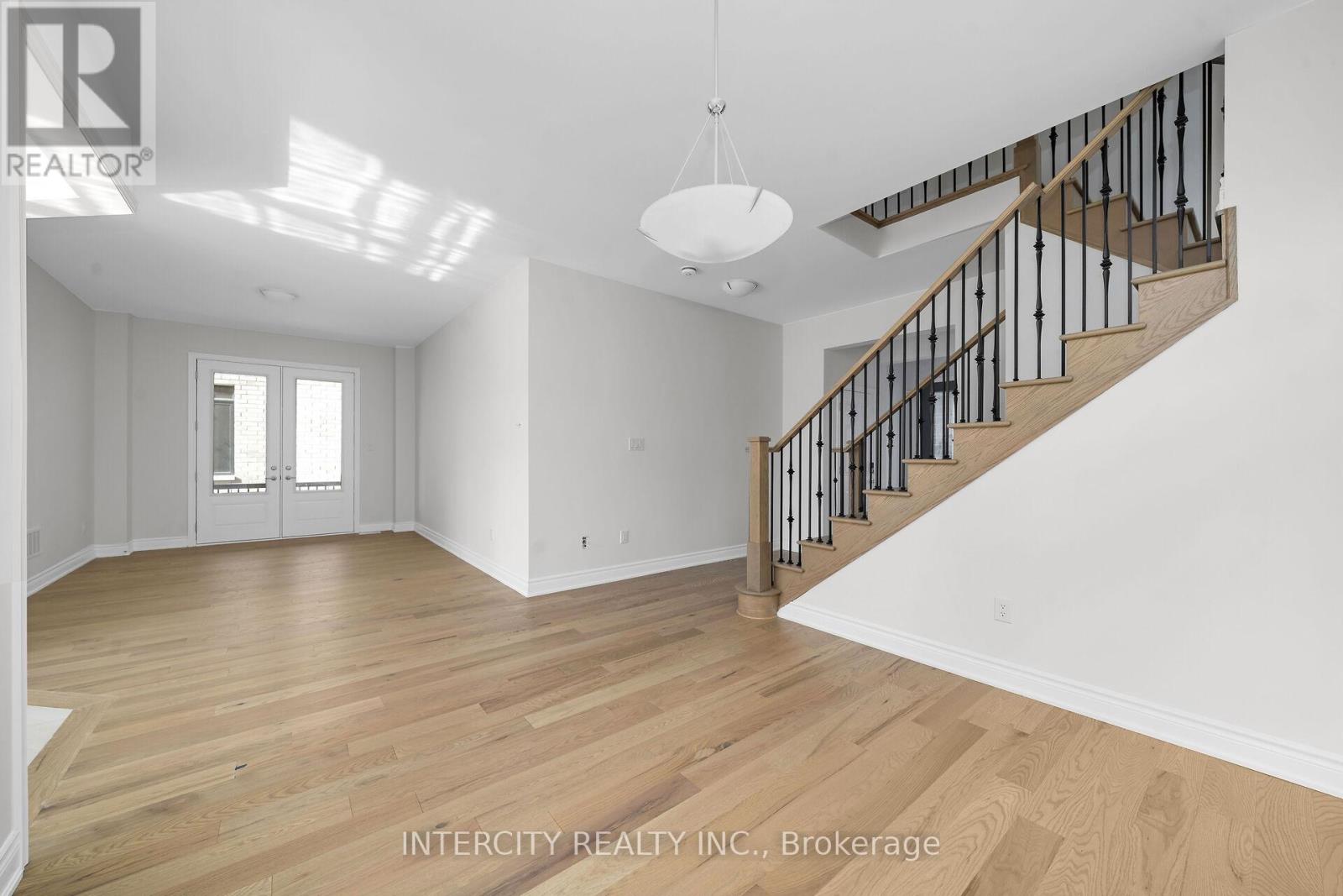 16 Keyworth Crescent, Brampton, Ontario  L6R 4G3 - Photo 6 - W12465295