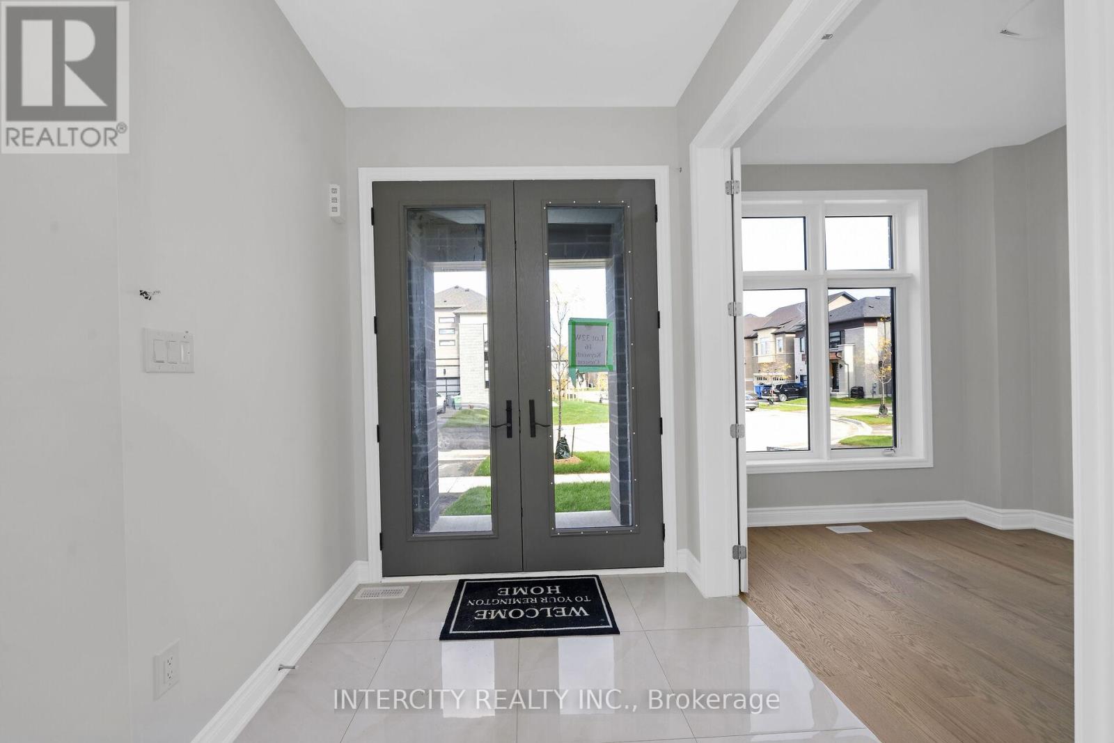 16 Keyworth Crescent, Brampton, Ontario  L6R 4G3 - Photo 3 - W12465295
