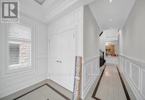19 Madoc Place, Vaughan, Ontario  L4L 1A6 - Photo 5 - N12484088