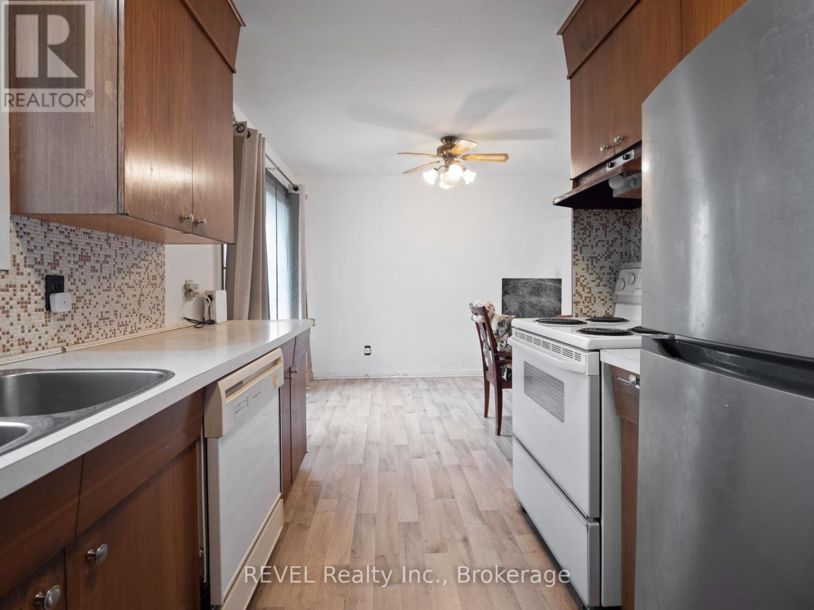 95 Windward Street, St. Catharines, Ontario  L2M 4C4 - Photo 7 - X12484204