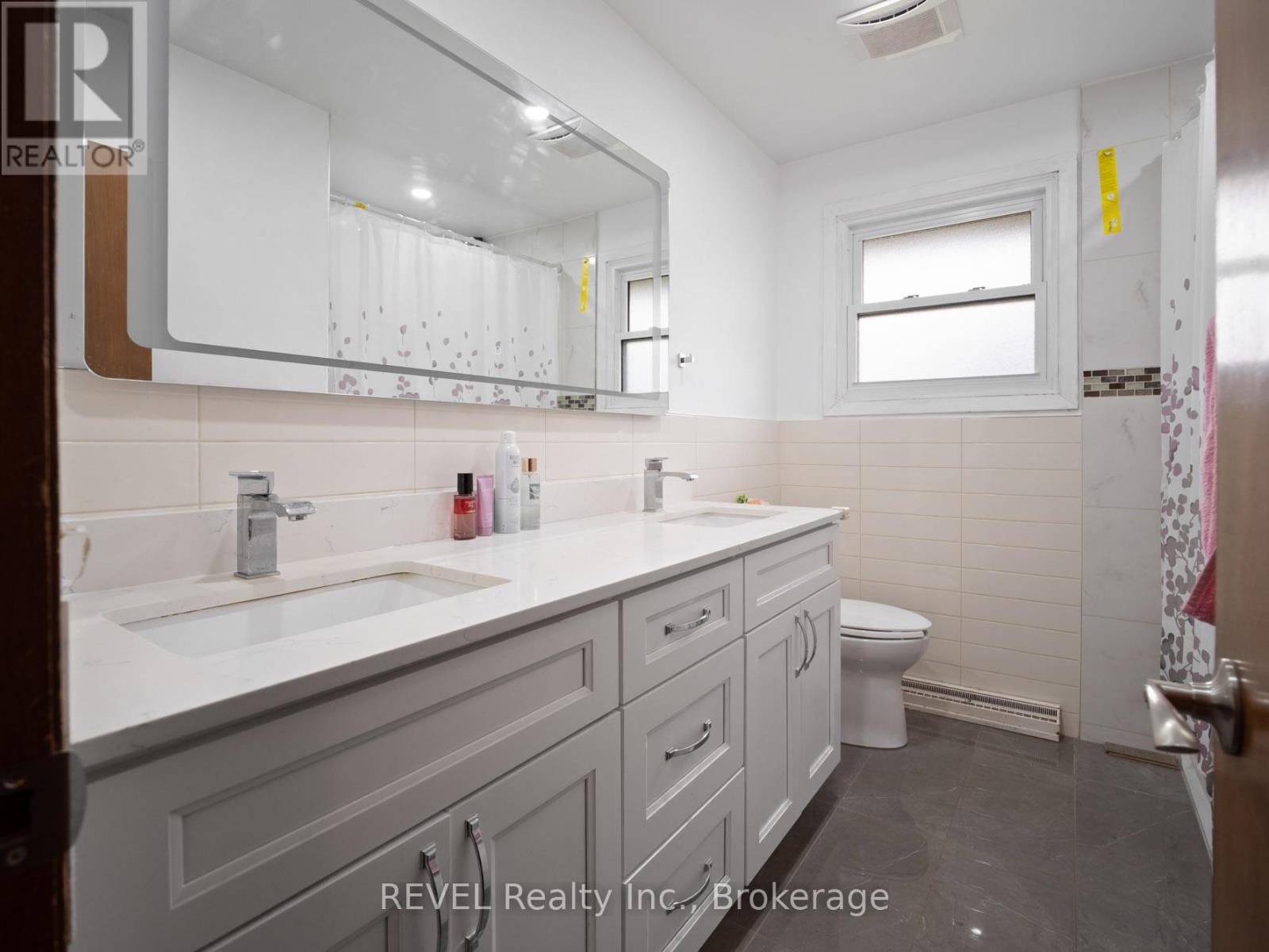 95 Windward Street, St. Catharines, Ontario  L2M 4C4 - Photo 9 - X12484204