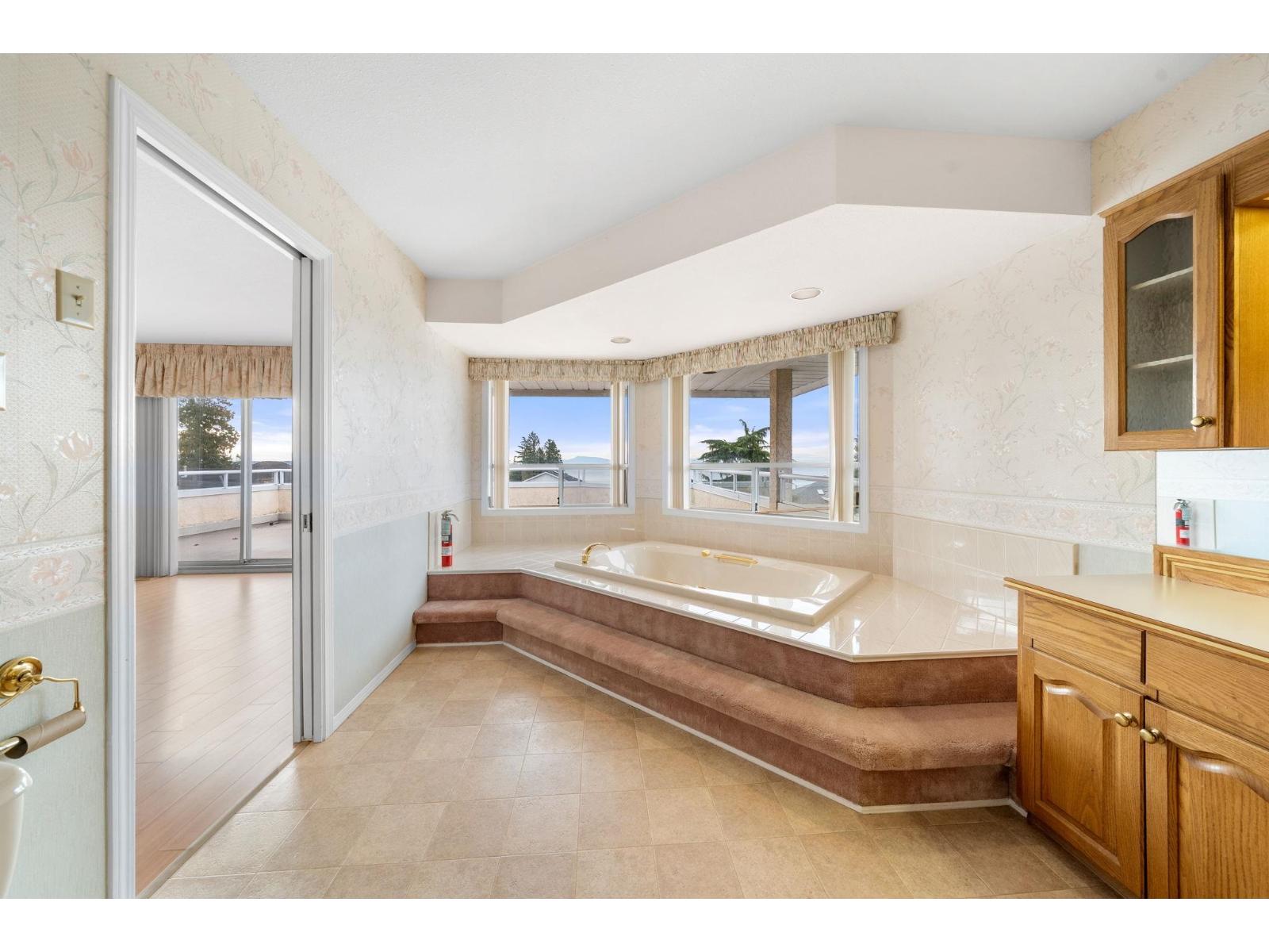 13395 14 Avenue, Surrey, British Columbia  V4A 9B7 - Photo 18 - R3061911