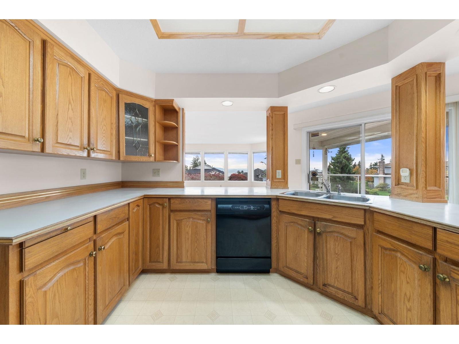 13395 14 Avenue, Surrey, British Columbia  V4A 9B7 - Photo 10 - R3061911