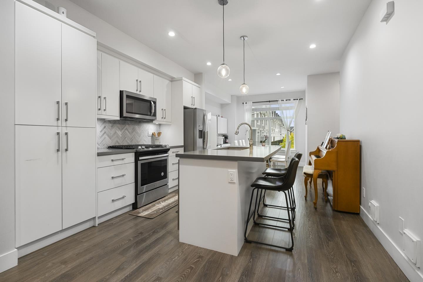 52 14541 Winter Crescent, Surrey, British Columbia  V4P 0G5 - Photo 3 - R3062083