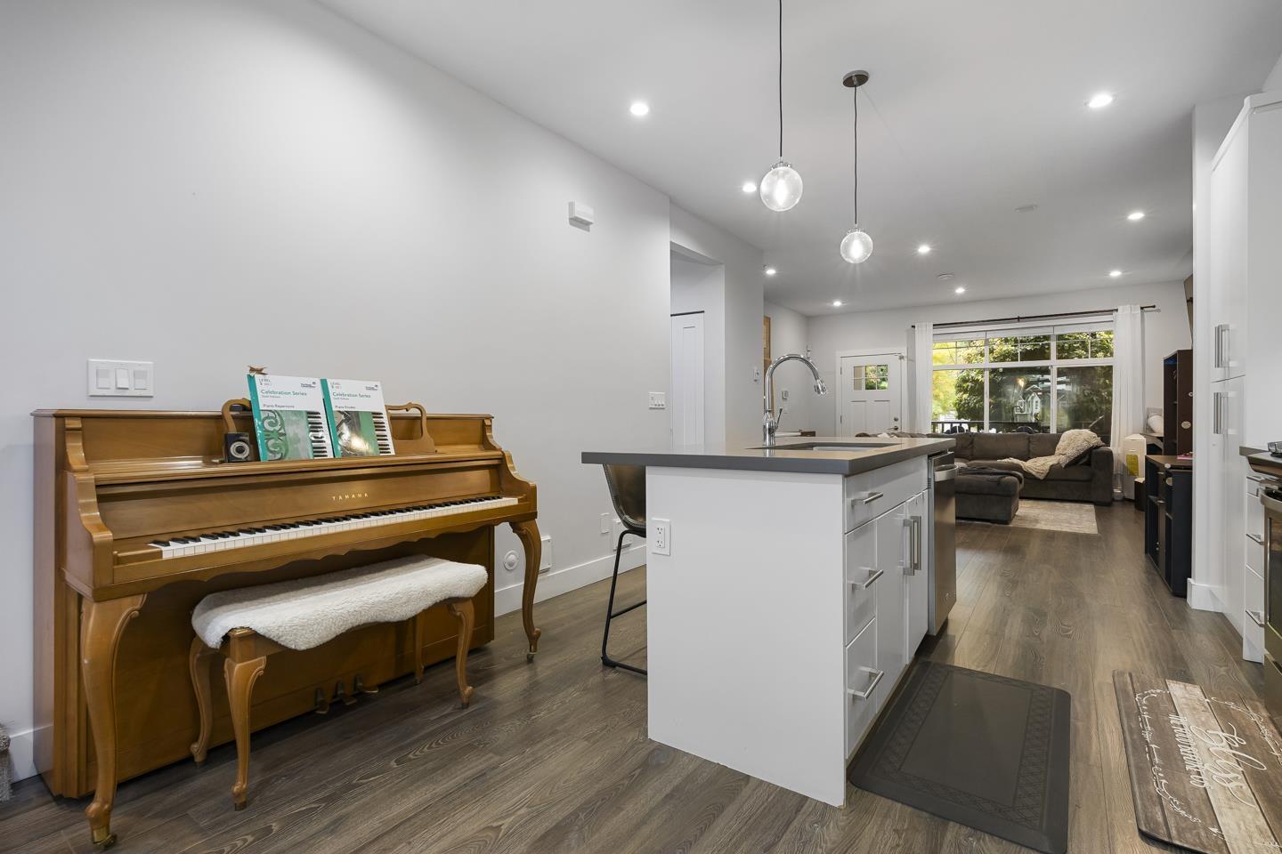 52 14541 Winter Crescent, Surrey, British Columbia  V4P 0G5 - Photo 5 - R3062083