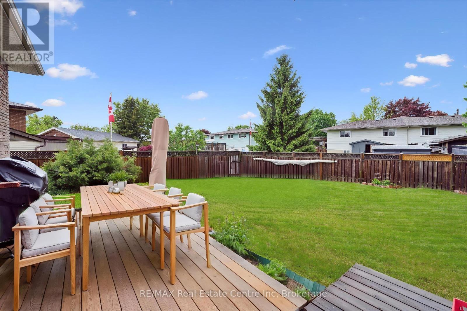 10 Villa Court, Hamilton, Ontario  L8W 1M2 - Photo 16 - X12484134
