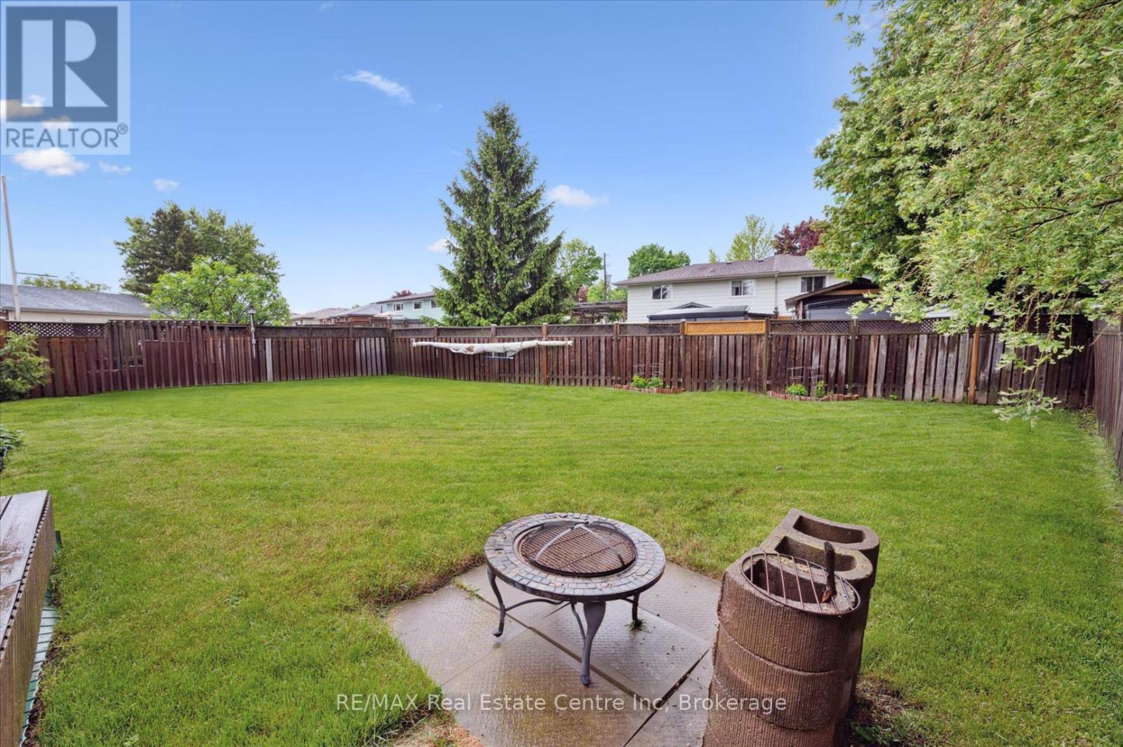 10 Villa Court, Hamilton, Ontario  L8W 1M2 - Photo 17 - X12484134