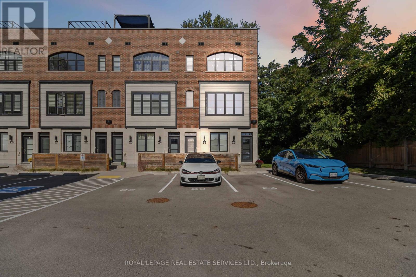 25 - 405 Plains Road E, Burlington, Ontario  L7T 2C9 - Photo 2 - W12484097