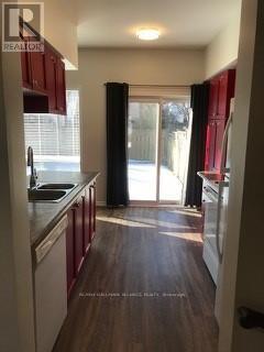 377 Rosegate Way N, Oakville, Ontario  L6H 6K1 - Photo 6 - W12484098