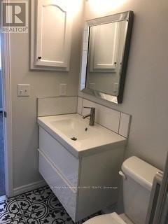 377 Rosegate Way N, Oakville, Ontario  L6H 6K1 - Photo 9 - W12484098