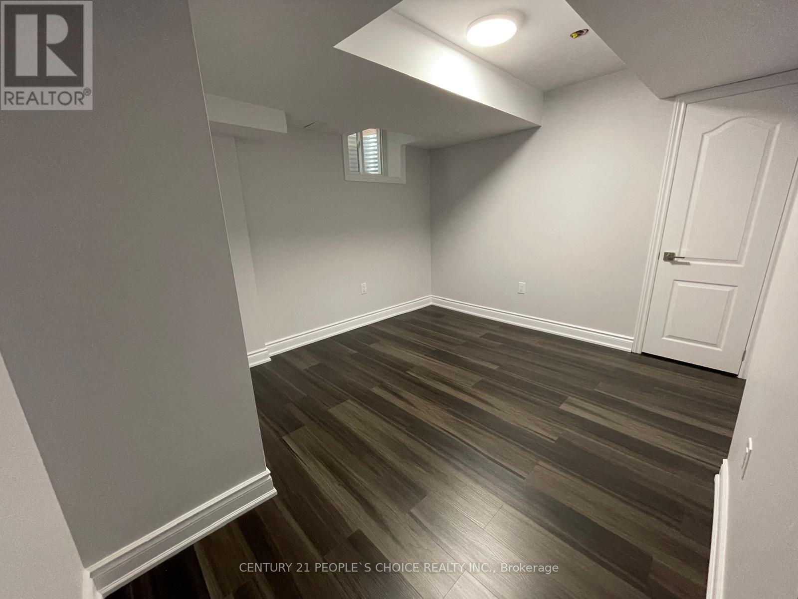 66 Hadfield Circle, Brampton, Ontario  L6R 0N6 - Photo 6 - W12484101