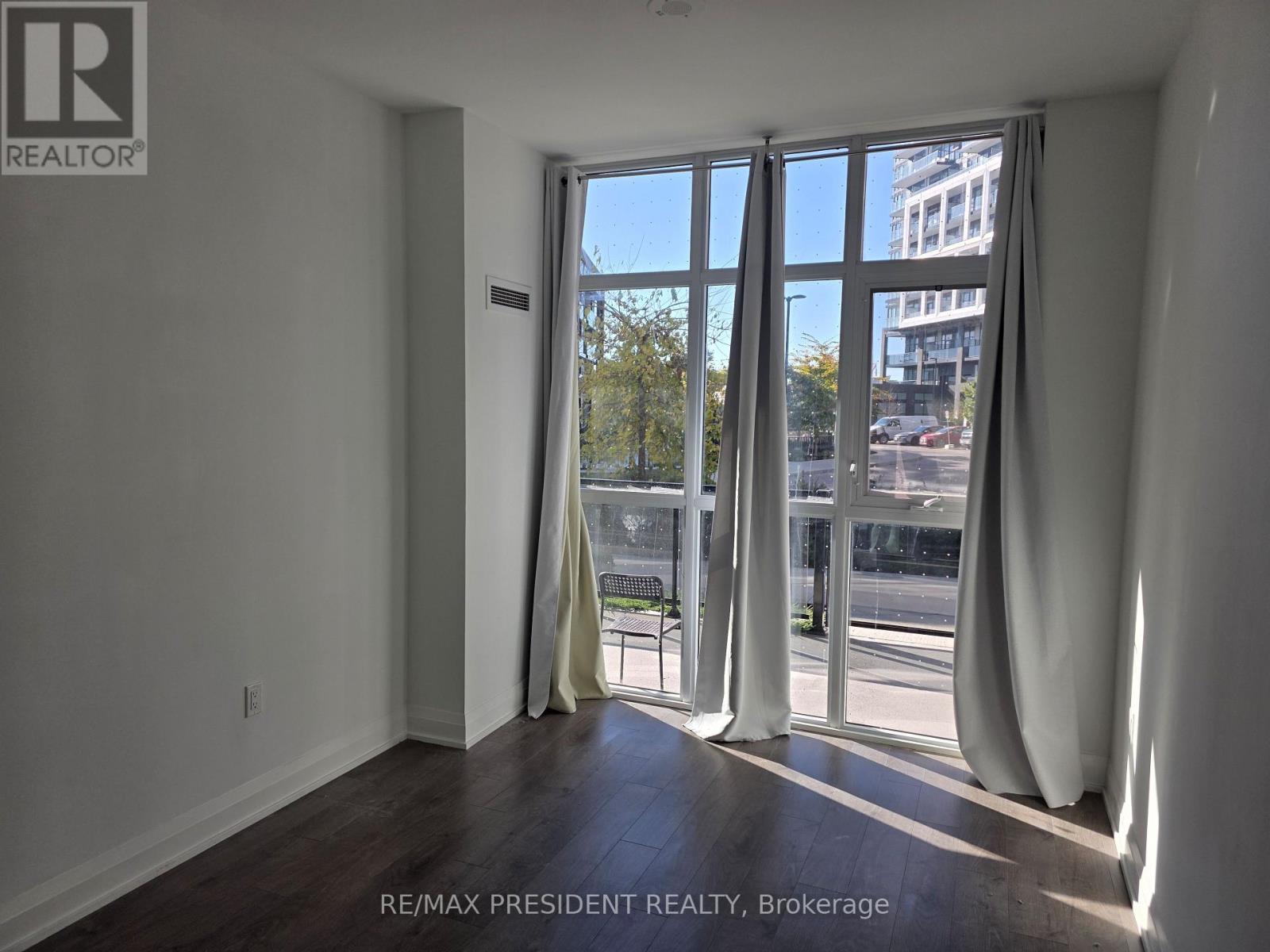 112 - 60 George Butchart Drive, Toronto, Ontario  M3K 2C5 - Photo 11 - W12484103