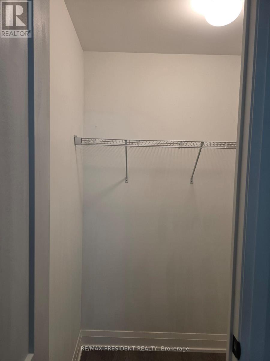 112 - 60 George Butchart Drive, Toronto, Ontario  M3K 2C5 - Photo 13 - W12484103