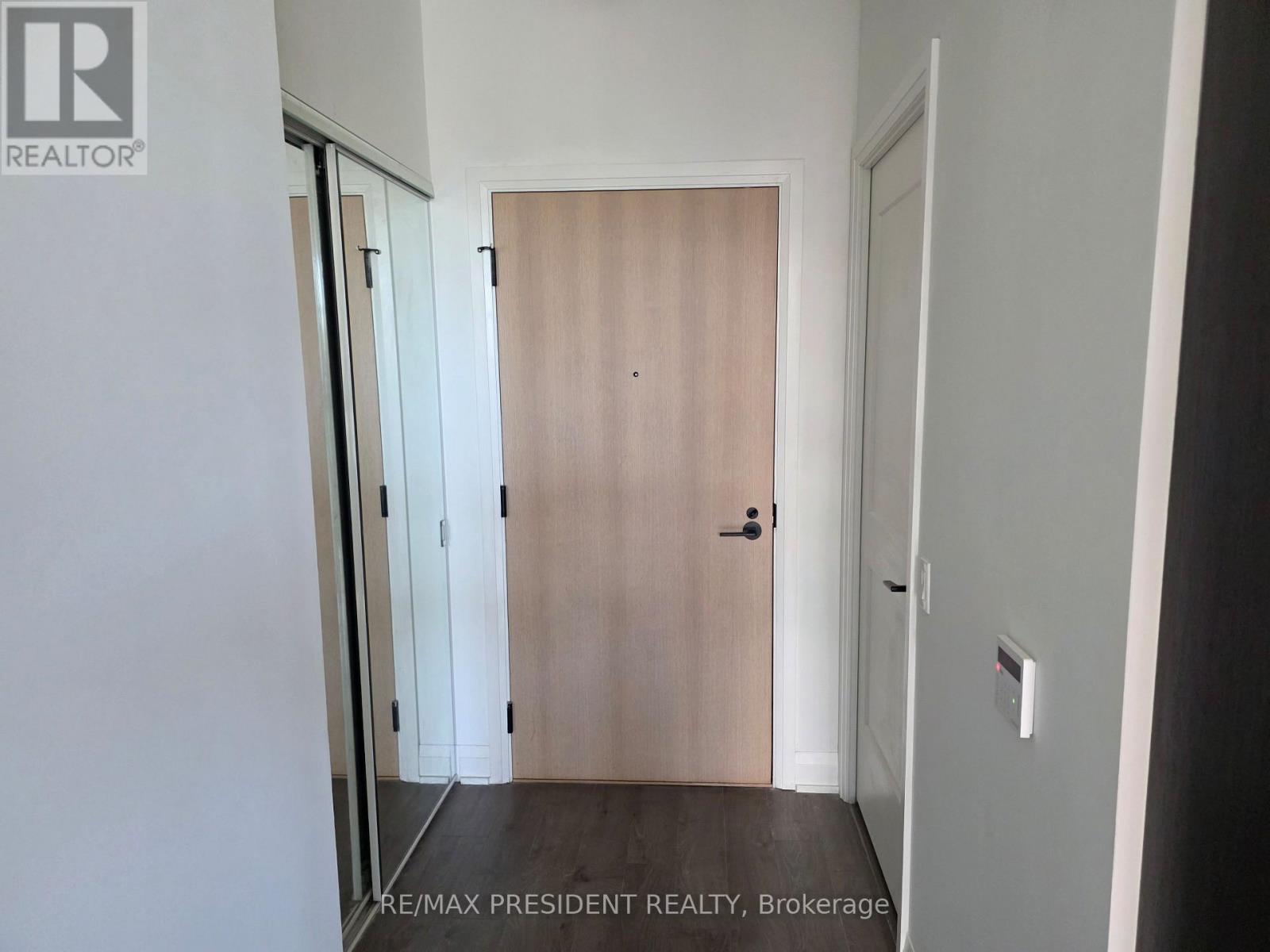 112 - 60 George Butchart Drive, Toronto, Ontario  M3K 2C5 - Photo 6 - W12484103