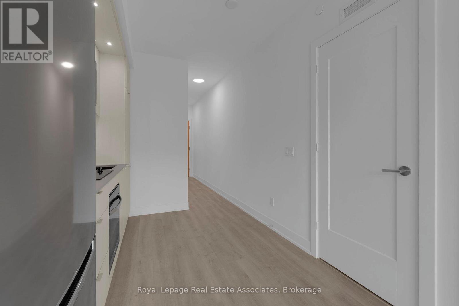 503 - 60 Central Park Roadway, Toronto, Ontario  M9A 0E6 - Photo 15 - W12484118