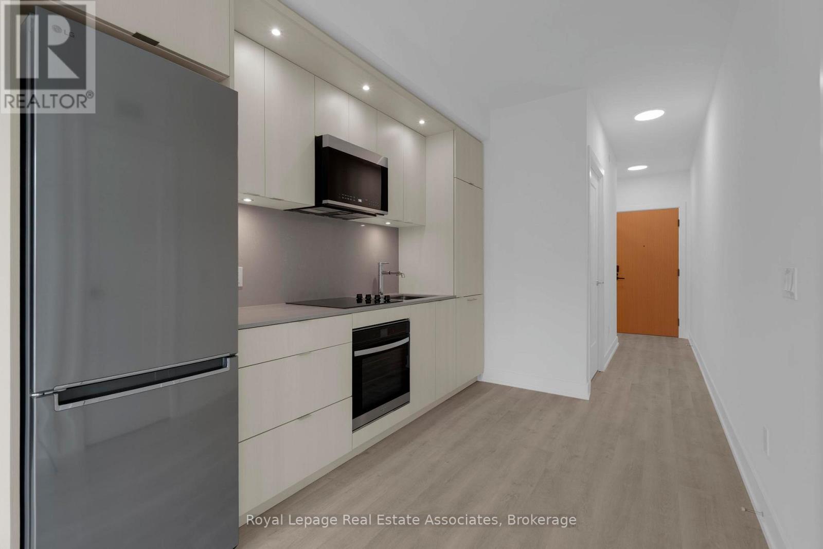 503 - 60 Central Park Roadway, Toronto, Ontario  M9A 0E6 - Photo 16 - W12484118