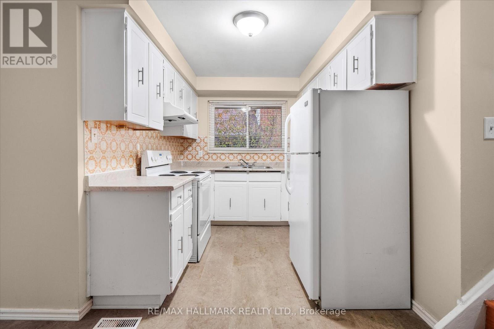 Upper - 80 Madison Street, Brampton, Ontario  L6S 3C5 - Photo 10 - W12484122