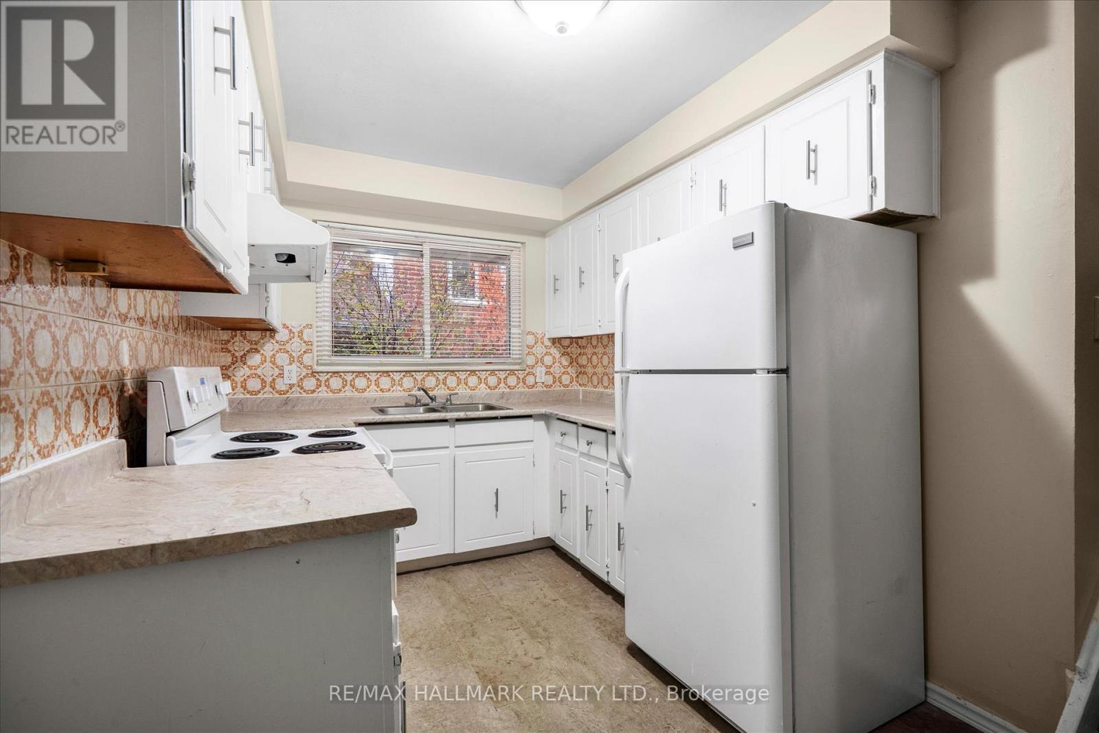 Upper - 80 Madison Street, Brampton, Ontario  L6S 3C5 - Photo 12 - W12484122
