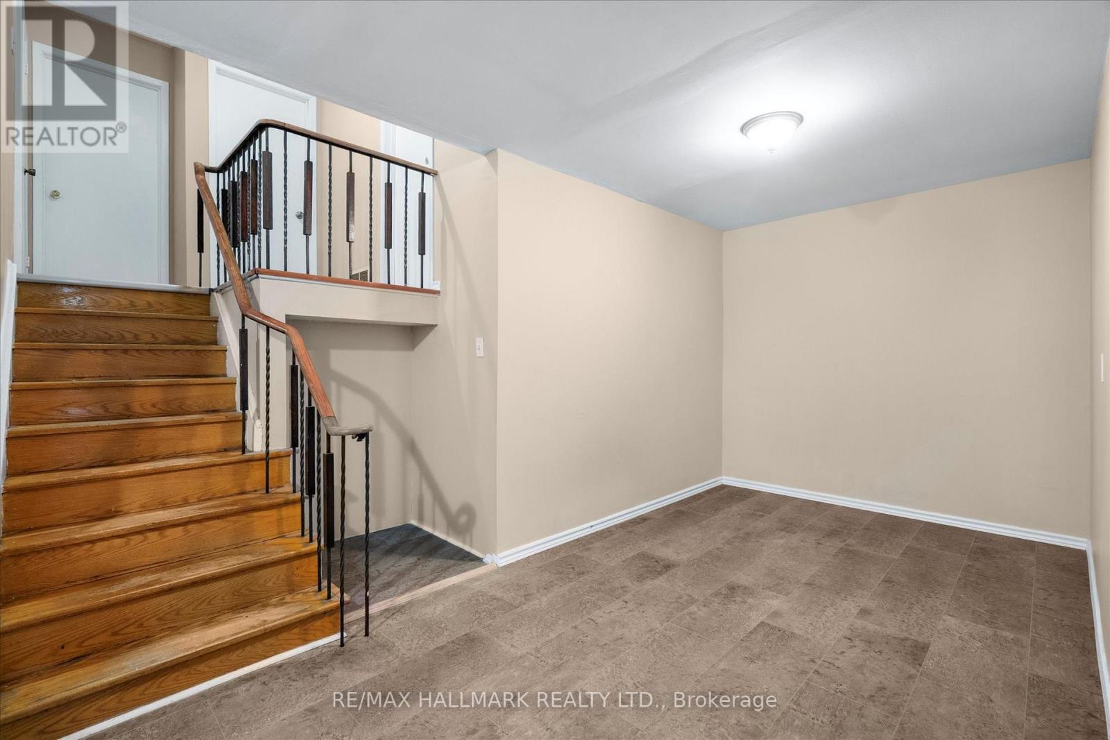 Upper - 80 Madison Street, Brampton, Ontario  L6S 3C5 - Photo 14 - W12484122