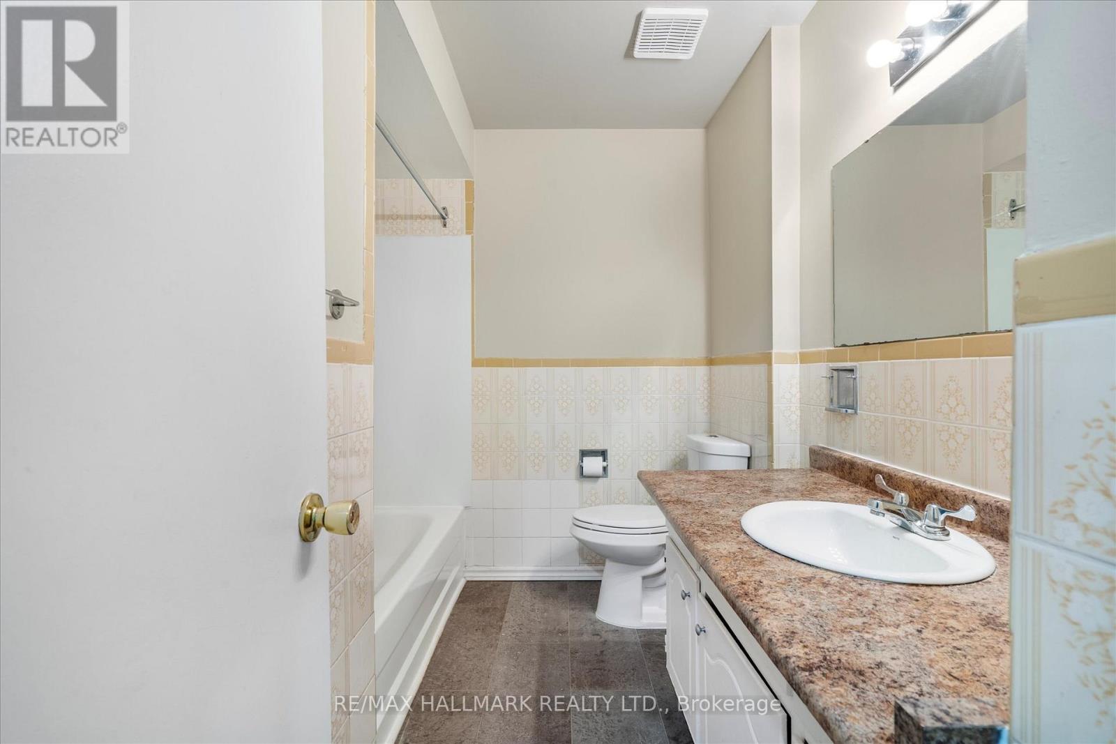 Upper - 80 Madison Street, Brampton, Ontario  L6S 3C5 - Photo 20 - W12484122