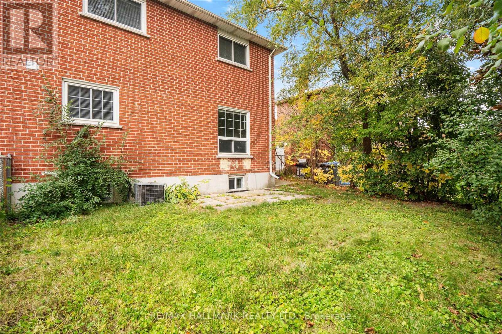 Upper - 80 Madison Street, Brampton, Ontario  L6S 3C5 - Photo 23 - W12484122