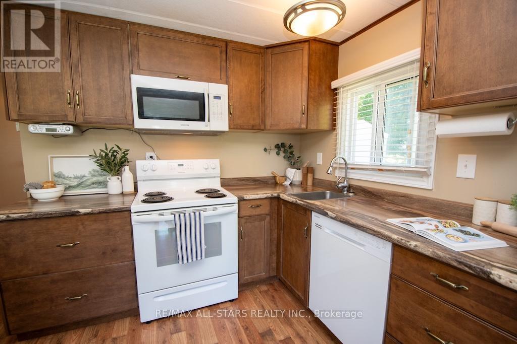 7 Marlene Drive, Kawartha Lakes, Ontario  L0A 1A0 - Photo 16 - X12368258