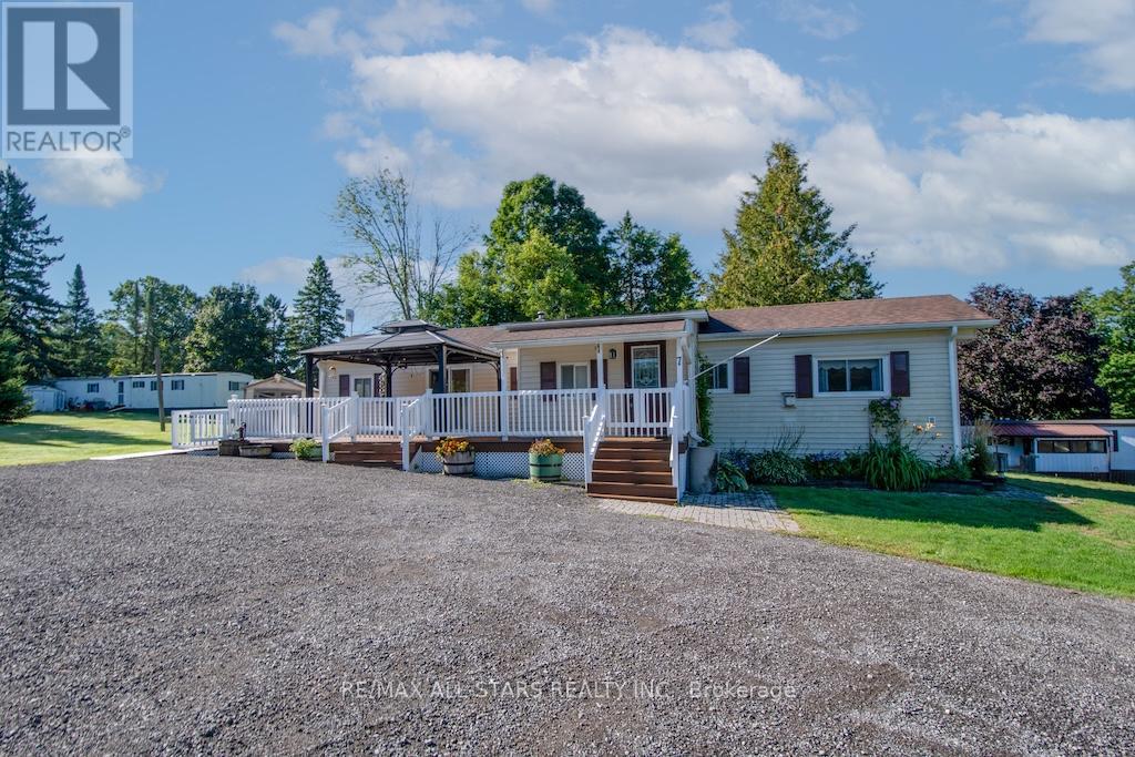 7 Marlene Drive, Kawartha Lakes, Ontario  L0A 1A0 - Photo 3 - X12368258