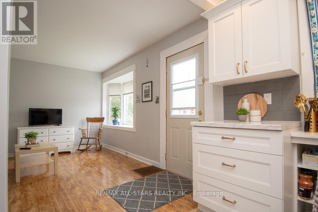 32 Adelaide Street S, Kawartha Lakes, Ontario  K9V 3J7 - Photo 12 - X12410336