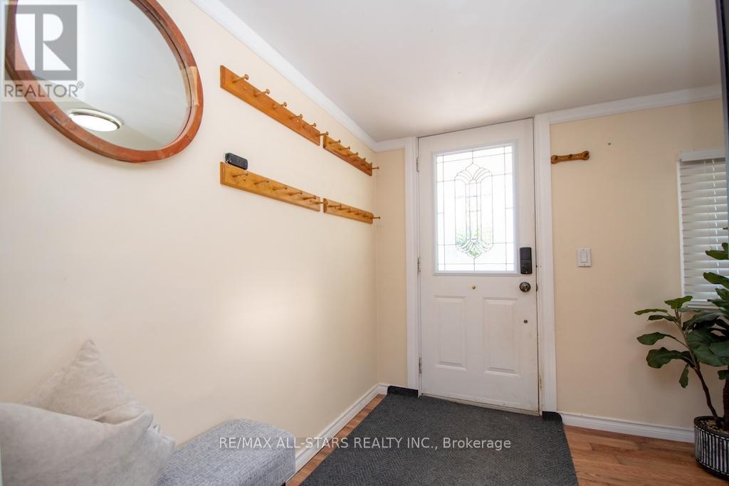 7 Marlene Drive, Kawartha Lakes, Ontario  L0A 1A0 - Photo 4 - X12368258