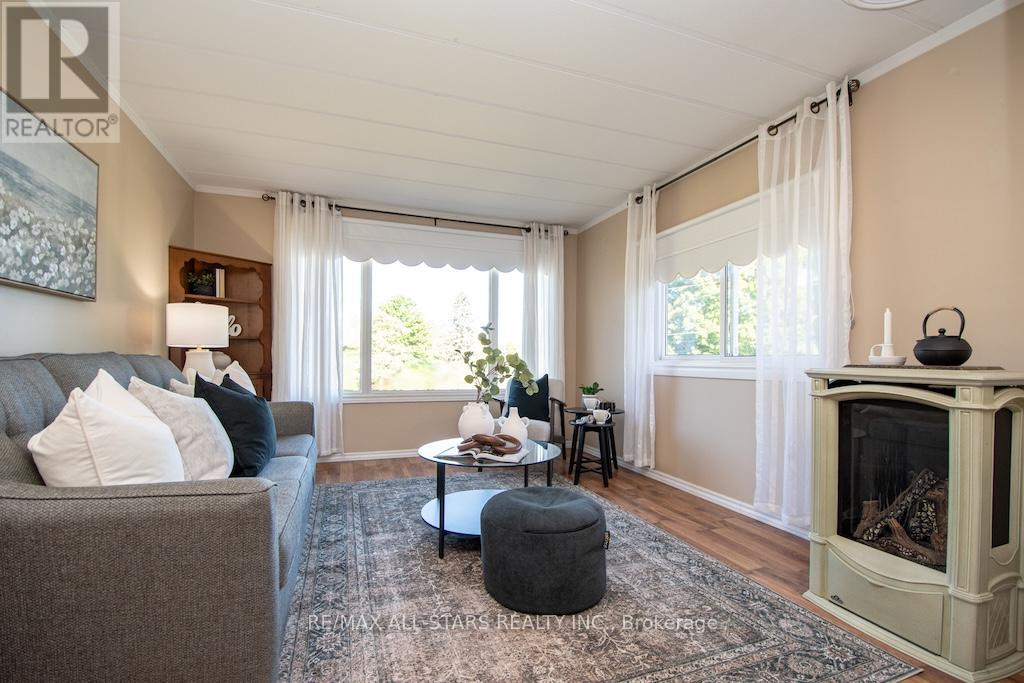 7 Marlene Drive, Kawartha Lakes, Ontario  L0A 1A0 - Photo 6 - X12368258