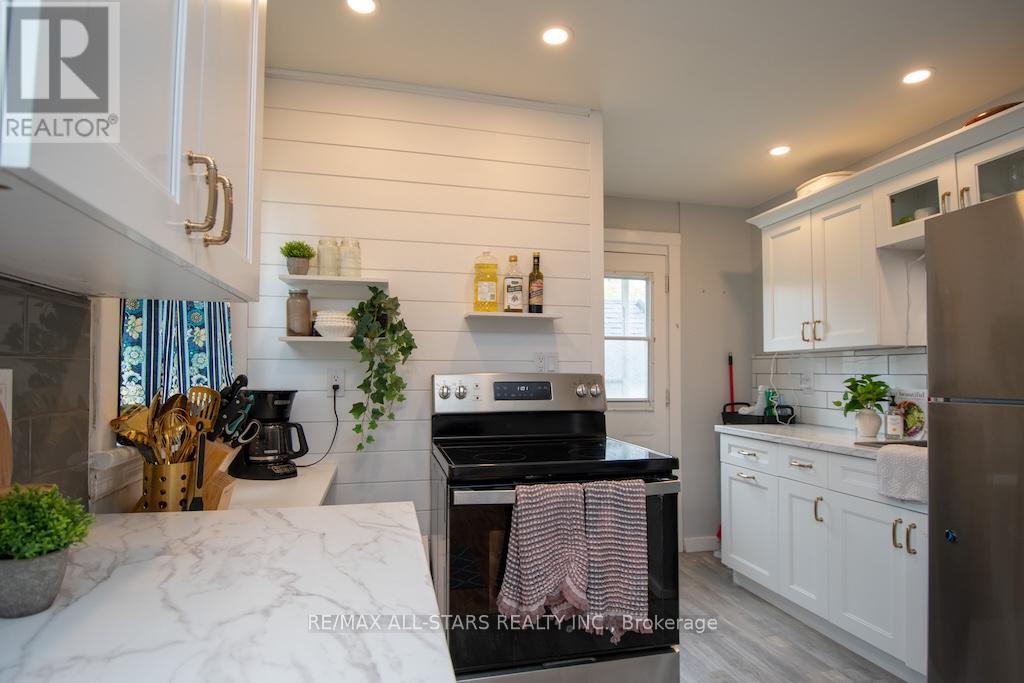 32 Adelaide Street S, Kawartha Lakes, Ontario  K9V 3J7 - Photo 6 - X12410336